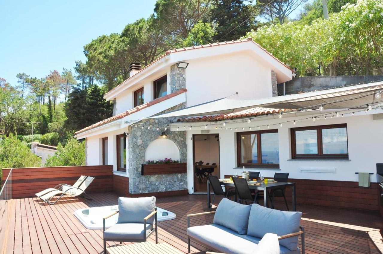 Villa Spettacolare Vista Isola Terrazza E Idromassaggio Noli Exterior foto