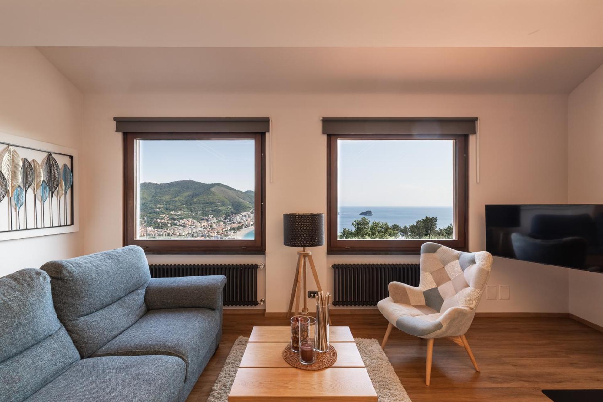 Villa Spettacolare Vista Isola Terrazza E Idromassaggio Noli Exterior foto